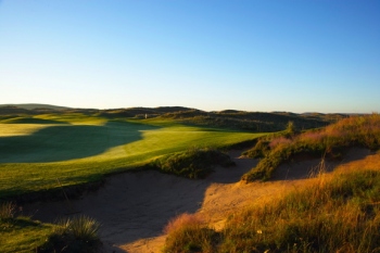 Ballyneal, 12th hole, view out of back green-side bunker