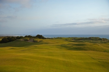 Pacific Dunes, 9th hole, fairway and approach
